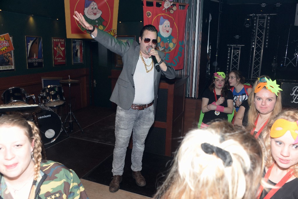 ../Images/Held op sokken feest 100.jpg
